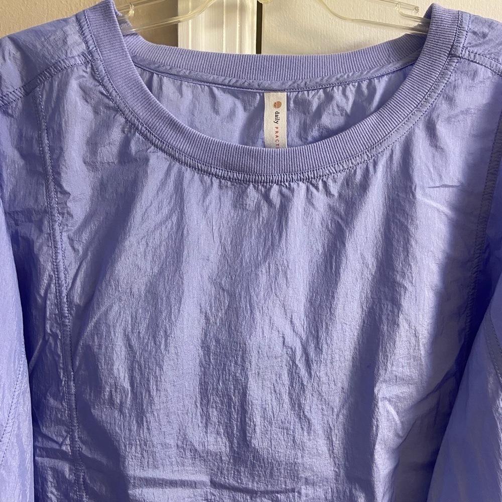 Daily Practice Anthropologie lilac pullover active top nylon oversized Small NWT - Picture 6 of 11